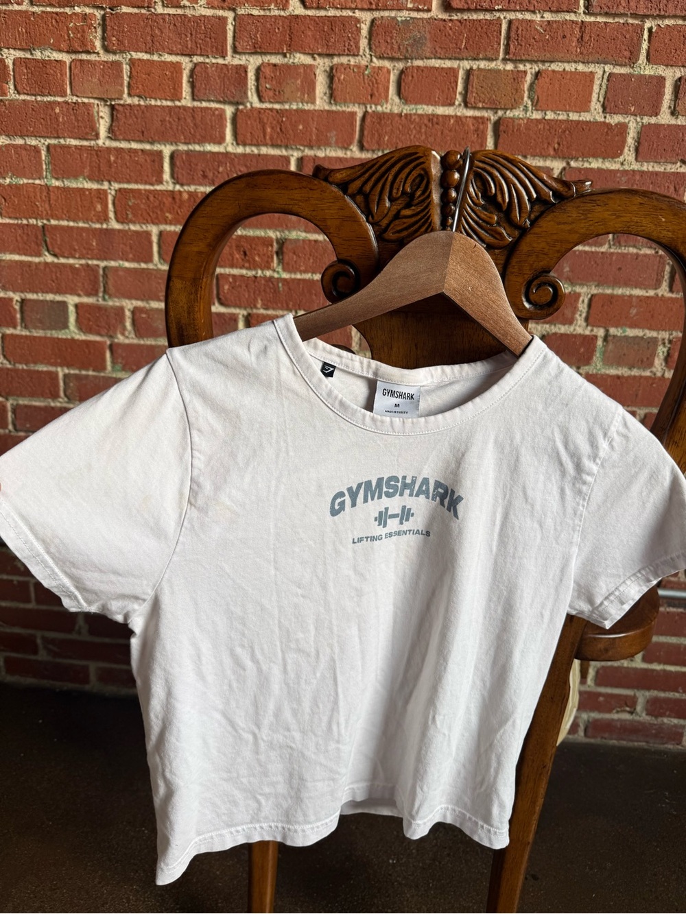 Gymshark Lifting Essentials Cropped Tee — Medium